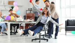 День рождения компании! - Двери, окна, пол, потолок